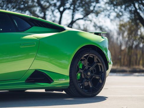 Used 2023 Lamborghini Huracan Tecnica image 19
