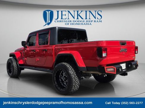 Used 2023 Jeep Gladiator Overland w/ Trailer Tow Package AWD/4WD image 7