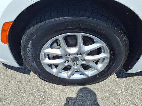 Used 2022 Chrysler Pacifica Touring-L FWD image 5