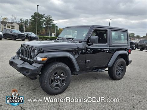 Used 2025 Jeep Wrangler Sport image 3