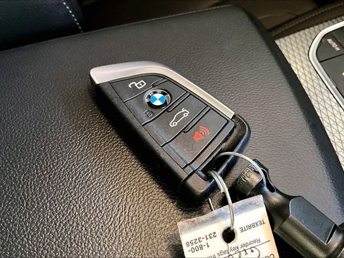 Used 2023 BMW 330i Sedan w/ M Sport Package image 15