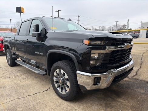 Used 2024 Chevrolet Silverado 3500 LT w/ All Star Edition image 2