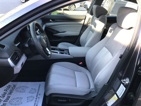 Used 2019 Honda Accord EX image 24