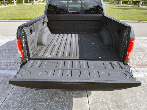 Used 2016 Ford F150 XLT w/ Equipment Group 302A Luxury AWD/4WD image 53