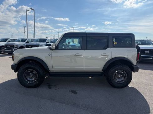 New 2025 Ford Bronco Outer Banks w/ Sasquatch Package image 38