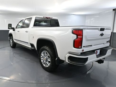 Used 2024 Chevrolet Silverado 2500 High Country w/ Technology Package image 9