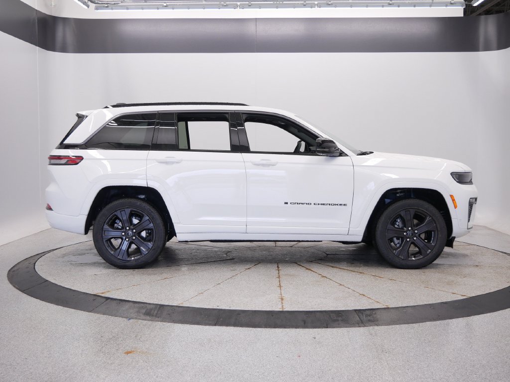 New 2027 Jeep Grand Cherokee Limited AWD/4WD image 7