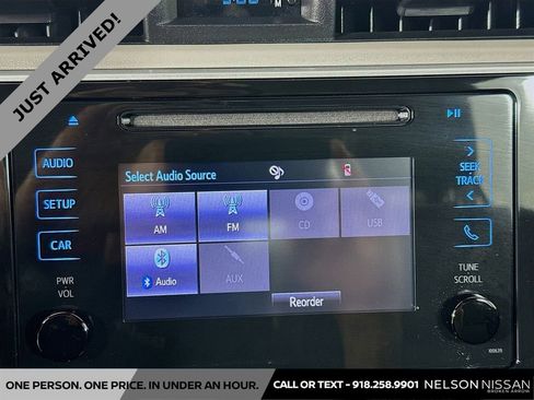 Used 2019 Toyota Corolla LE w/ Carpet Mat Package (TMS) FWD image 14