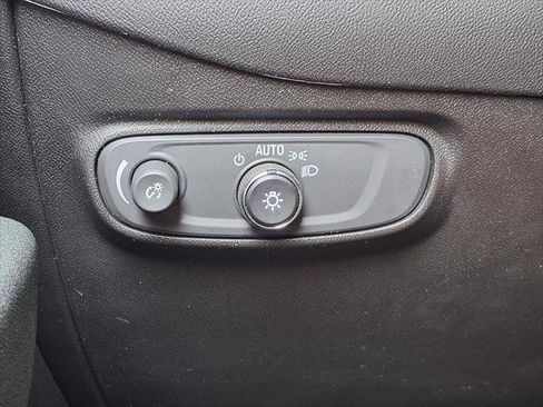 Used 2020 Chevrolet Equinox LS w/ LPO, Chrome Package AWD/4WD image 13