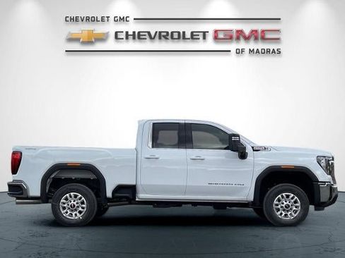 New 2026 GMC Sierra 2500 SLE AWD/4WD image 2