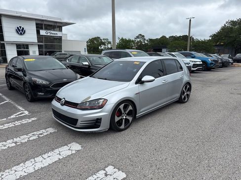 Used 2015 Volkswagen GTI SE FWD image 4