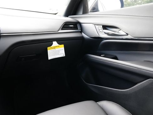 New 2025 Cadillac CT4 Premium Luxury image 8