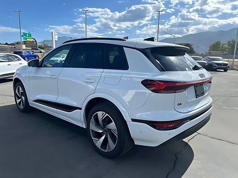 Used 2025 Audi Q6 e-tron Premium Plus w/ Premium Plus AWD/4WD image 5