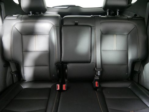 Used 2023 Chevrolet Equinox Premier AWD/4WD image 13