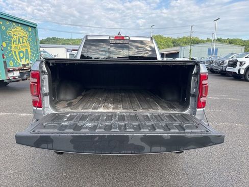 Used 2022 RAM 1500 Laramie AWD/4WD image 18