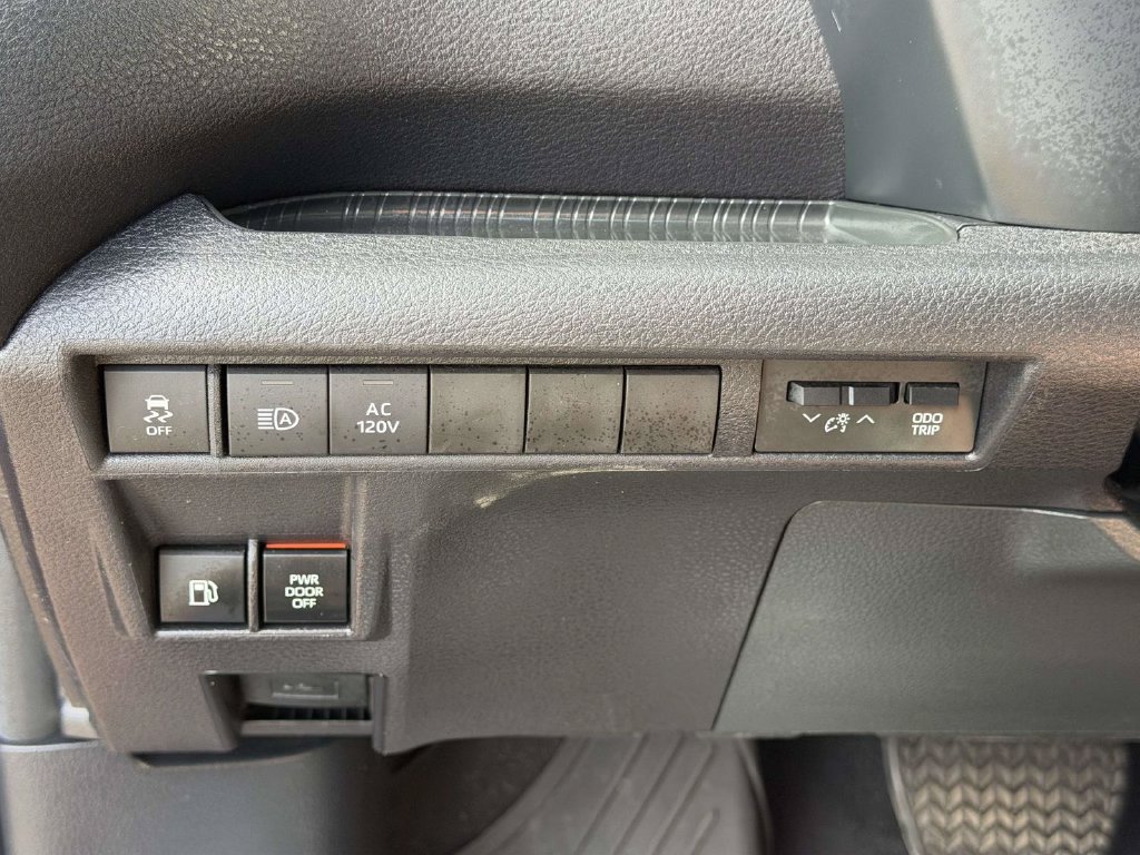 Used 2026 Toyota Sienna XSE AWD/4WD image 22