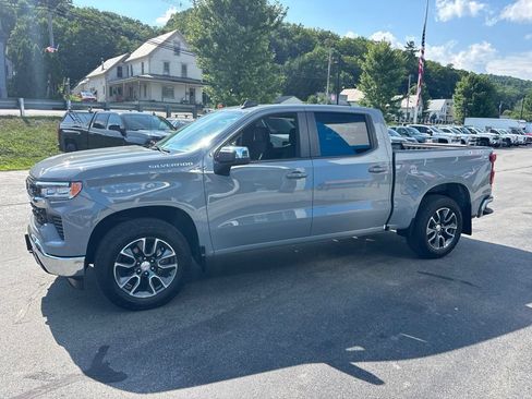 Used 2024 Chevrolet Silverado 1500 LT AWD/4WD image 2