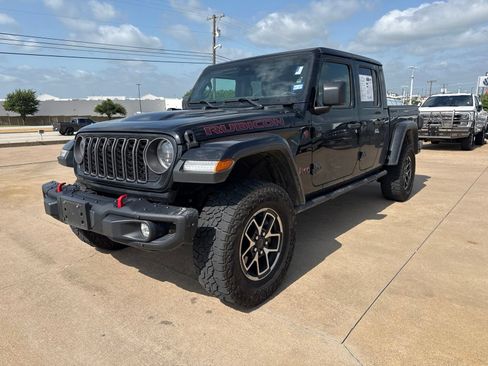 Used 2024 Jeep Gladiator Rubicon AWD/4WD image 3
