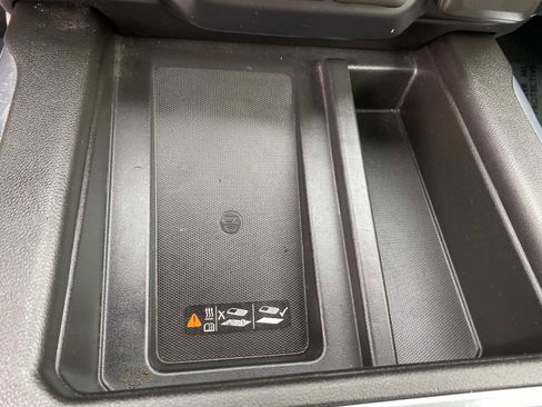 Used 2022 GMC Sierra 2500 AT4 w/ AT4 Preferred Package image 18