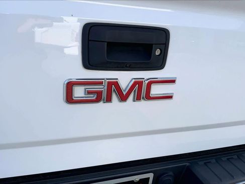 Used 2018 GMC Sierra 1500 2WD Crew Cab w/ Sierra Convenience Package image 9
