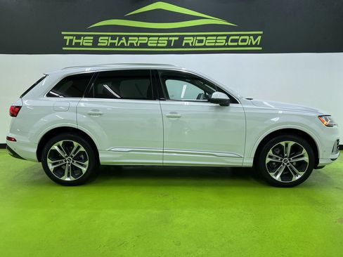 Used 2022 Audi Q7 3.0T Premium Plus w/ Premium Plus Package AWD/4WD image 11