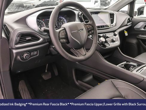 New 2026 Chrysler Pacifica Limited w/ S Appearance Package AWD/4WD image 4