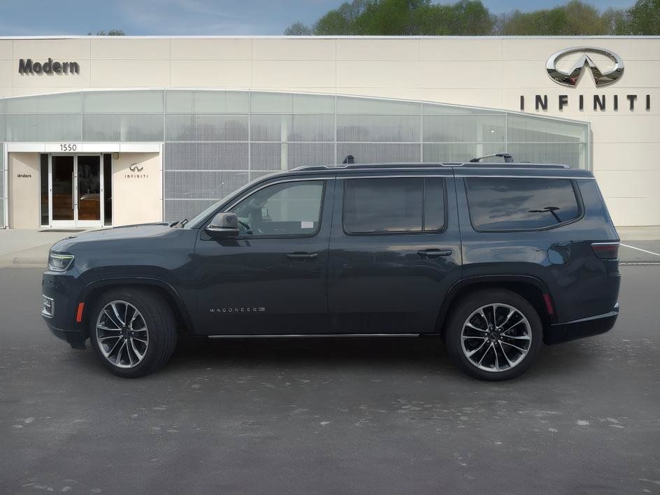 Used 2023 Jeep Wagoneer Series III w/ Premium Group I AWD/4WD image 6