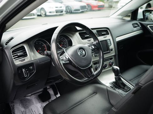 Used 2016 Volkswagen Golf SE w/ Lighting Package image 11