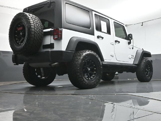 Used 2018 Jeep Wrangler Unlimited Sport S AWD/4WD image 34