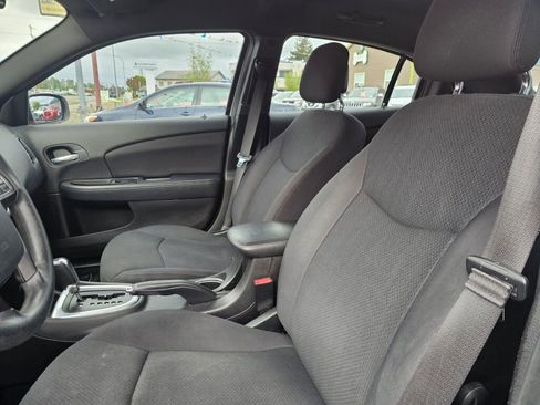 Used 2013 Chrysler 200 LX FWD image 25
