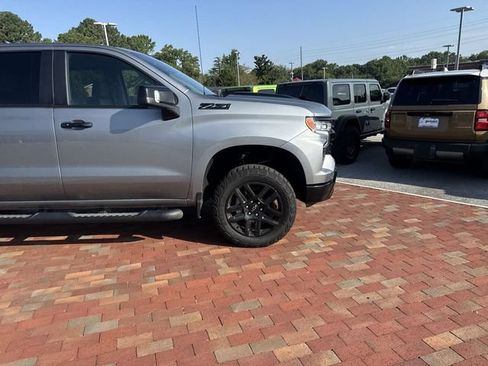 Used 2026 Chevrolet Silverado 1500 LT Trail Boss w/ LT Trail Boss Premium Package AWD/4WD image 17