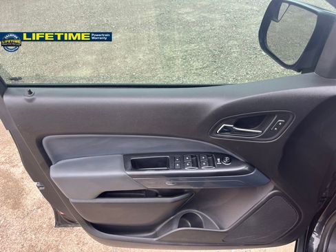 Used 2016 Chevrolet Colorado Z71 w/ Z71 Midnight Edition image 15