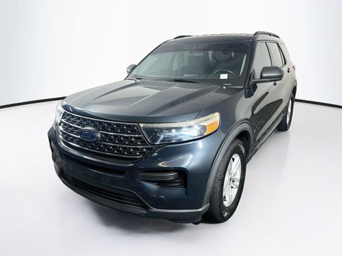 Used 2022 Ford Explorer XLT RWD image 3