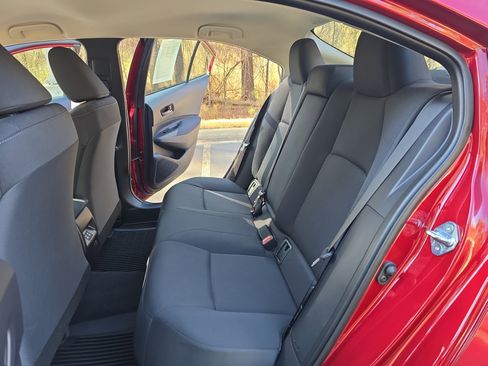 Used 2025 Toyota Corolla LE w/ Convenience Package image 13