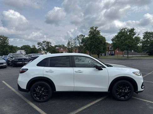 Certified 2024 Honda HR-V Sport image 3