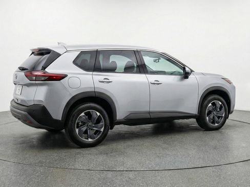 Used 2025 Nissan Rogue SV image 9
