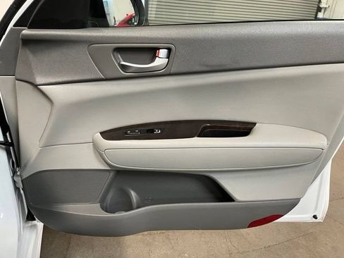 Used 2018 Kia Optima EX FWD image 11