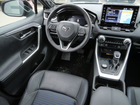Certified 2022 Toyota RAV4 XSE image 10