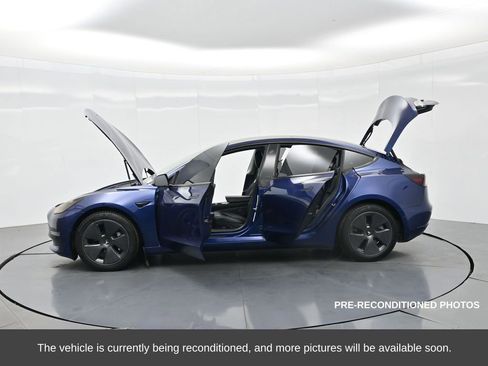 Used 2022 Tesla Model 3 image 41