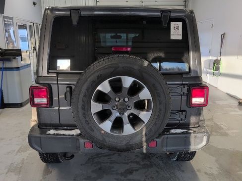 Used 2021 Jeep Wrangler Unlimited Sahara w/ Uconnect 4C Nav & Sound Group image 4