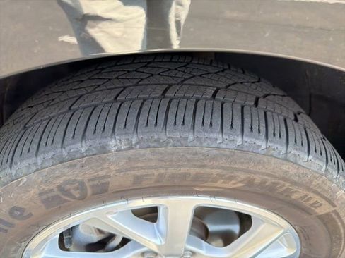 Used 2020 Chevrolet Equinox LT image 9