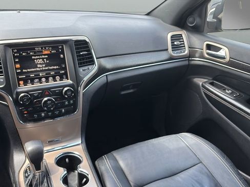 Used 2017 Jeep Grand Cherokee Limited AWD/4WD image 15