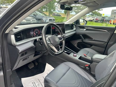Used 2026 Volkswagen Tiguan SE AWD/4WD image 21