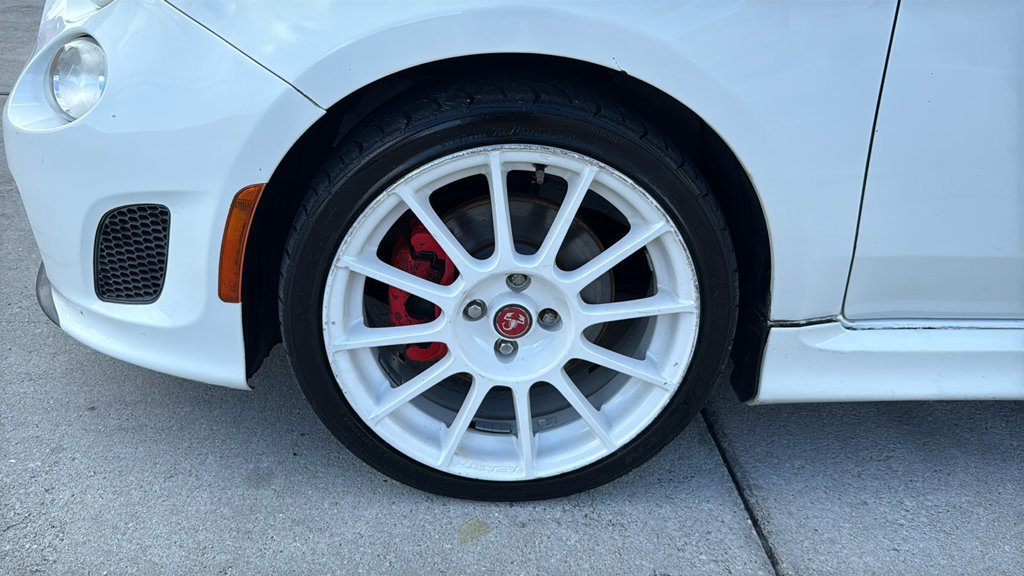 Used 2015 FIAT 500 Abarth w/ Comfort/Convenience Group FWD image 17