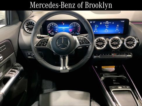 Used 2026 Mercedes-Benz GLA 250 4MATIC image 6