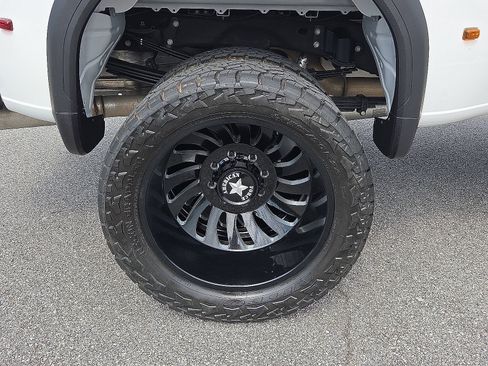 Used 2025 GMC Sierra 3500 Denali Ultimate AWD/4WD image 17