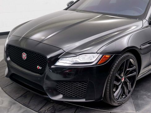 Used 2018 Jaguar XF S RWD image 11