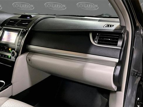 Used 2013 Toyota Camry LE image 31