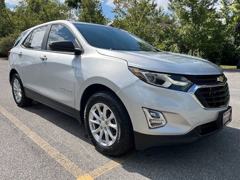 Used 2020 Chevrolet Equinox LS FWD image 32