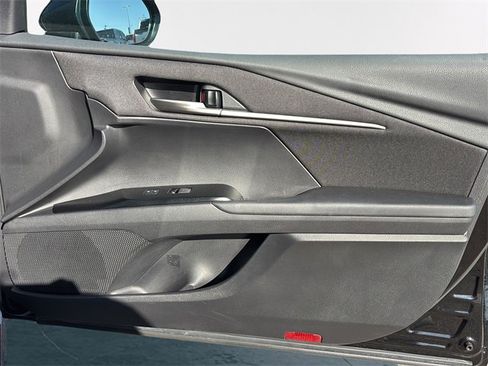 Used 2025 Toyota Camry LE image 10